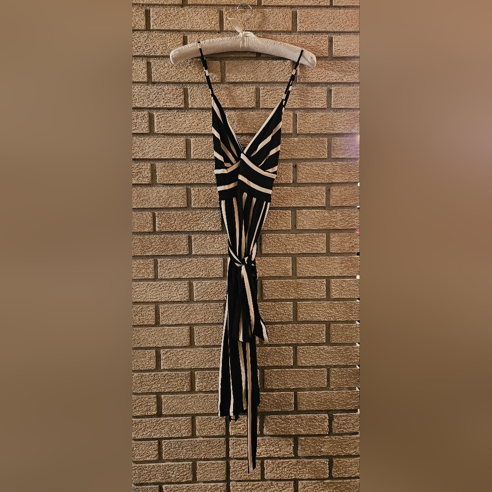 NWOT Midi dress - Picture 8 of 8